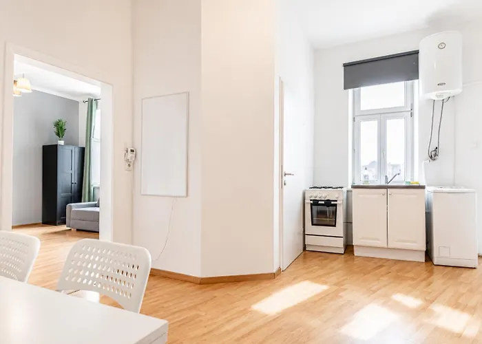 Cozy 1br Near U3 & Danube Great For Long ウィーン